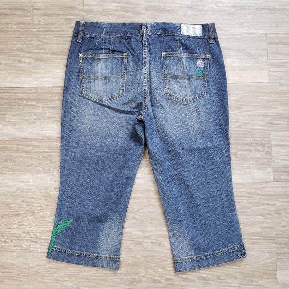 Tommy Hilfiger Vintage Embroidered Denim Capri - Picture 8 of 15